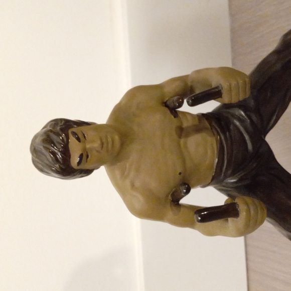 Bruce Lee hand sculpted sculptures figures - Picture 14 of 16